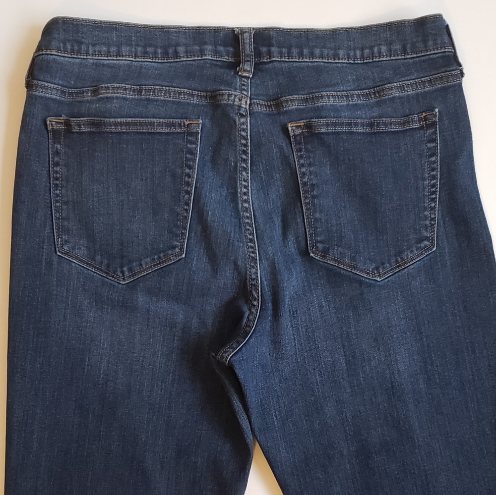 Banana Republic Bootcut Jeans. - Picture 4 of 7